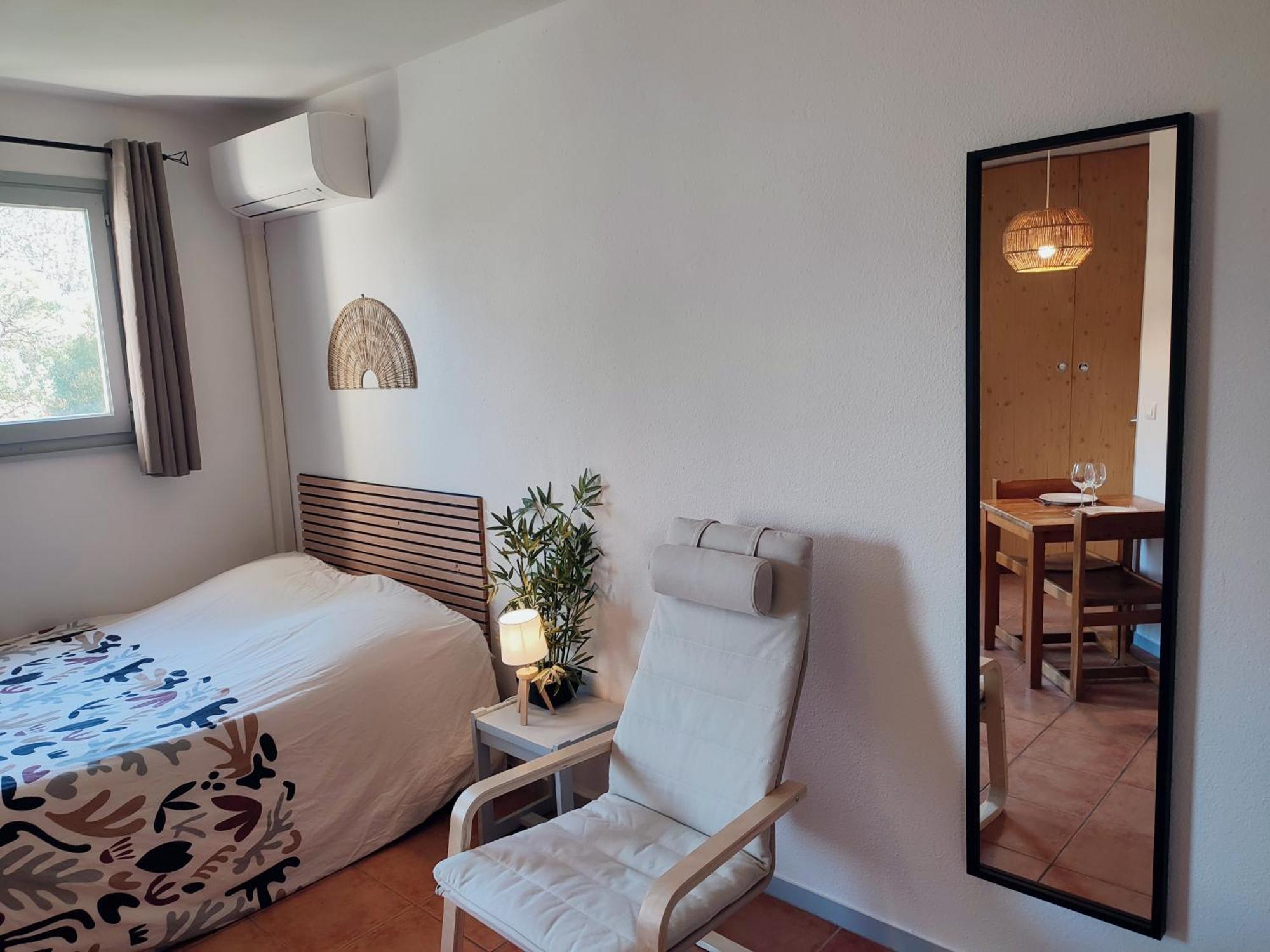 Le Studio Des Garrigues - Climatise Gréoux-les-Bains Exterior foto